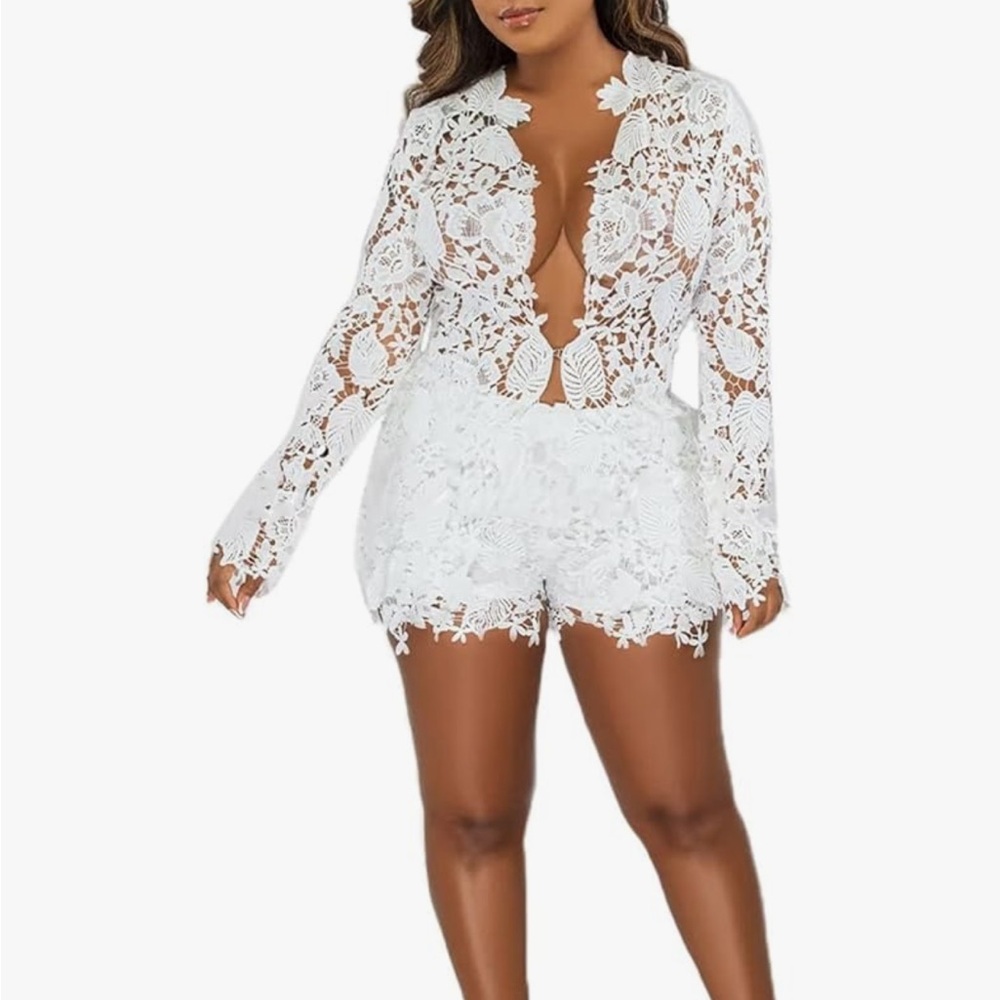 Long Sleeve V Neck Hollow Out Lace Top and Short Set (Brand New) size large